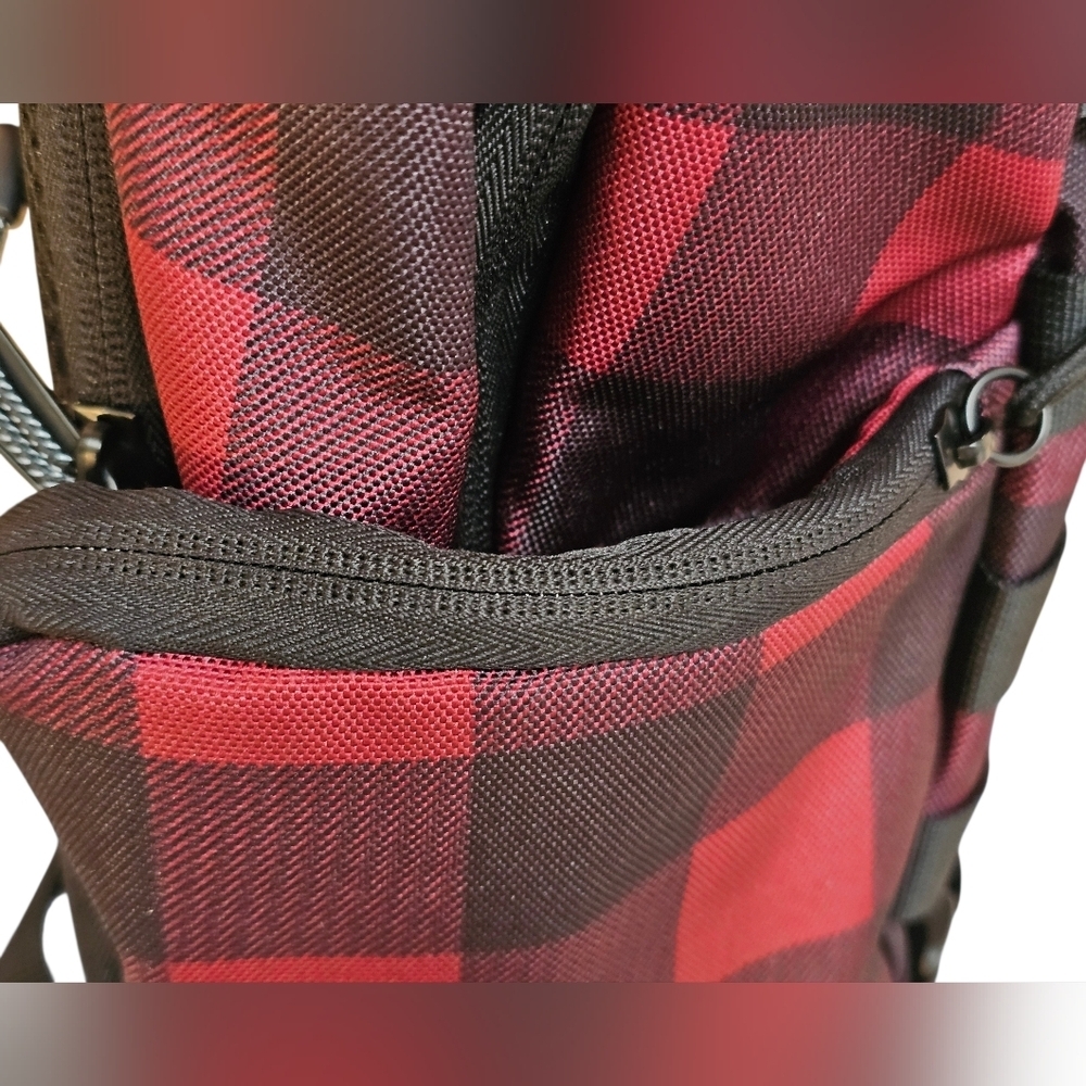 Hurley Red and Black Checkered Men's Skateboared Backpack, 15" And NEW! - Picture 7 of 11